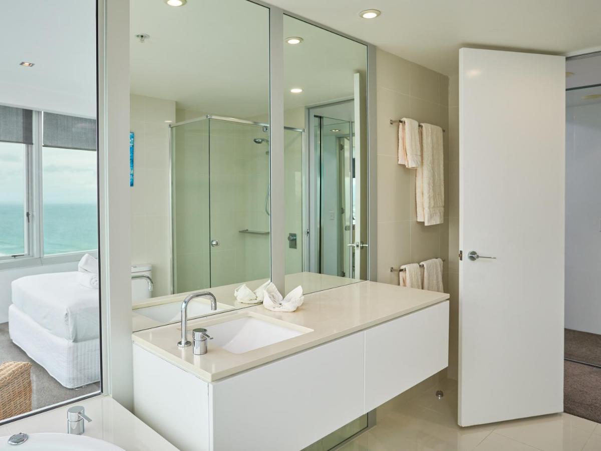 Serain Residences On 9 Hamilton Avenue โกลด์โคสต์ ภายนอก รูปภาพ