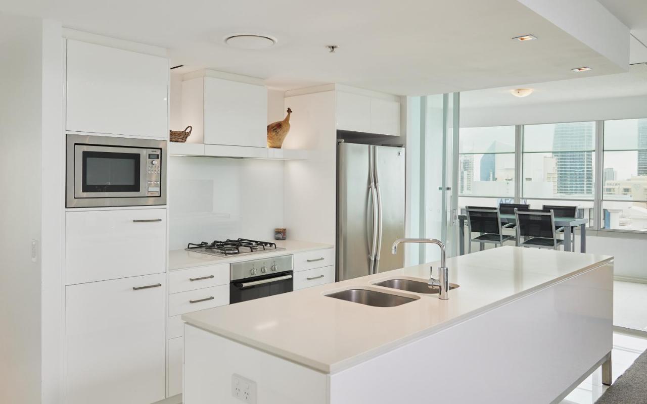 Serain Residences On 9 Hamilton Avenue โกลด์โคสต์ ภายนอก รูปภาพ