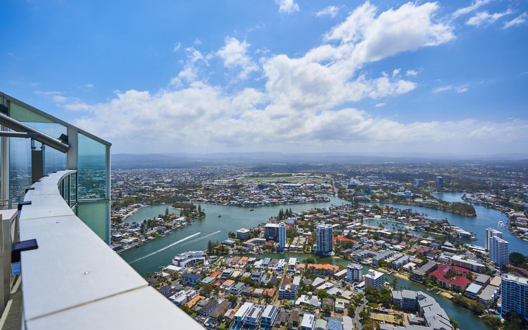 Serain Residences On 9 Hamilton Avenue โกลด์โคสต์ ภายนอก รูปภาพ